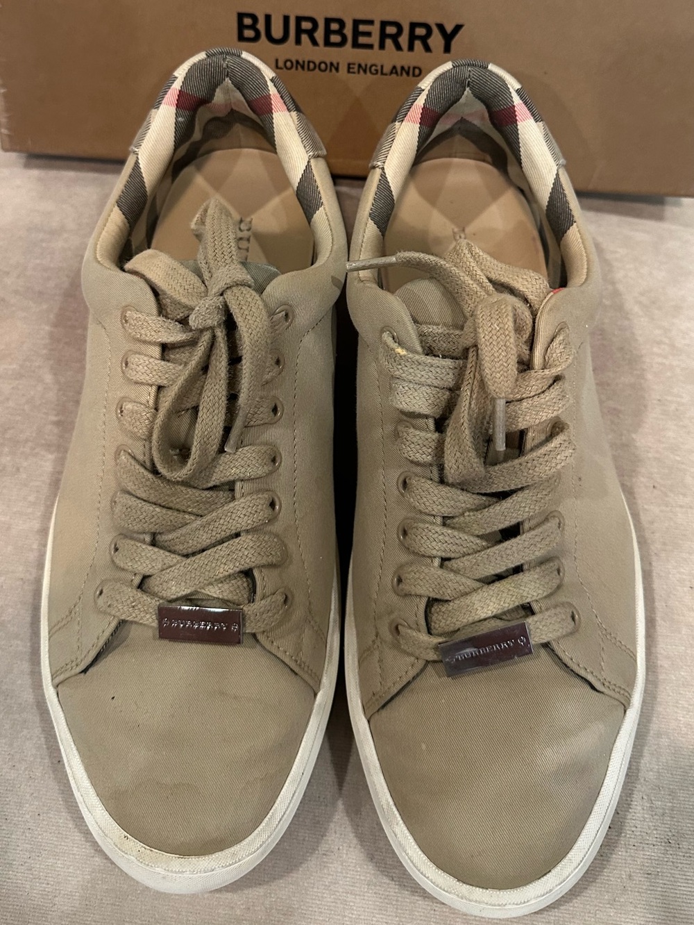 Burberry Sneakers - Picture 2 of 10